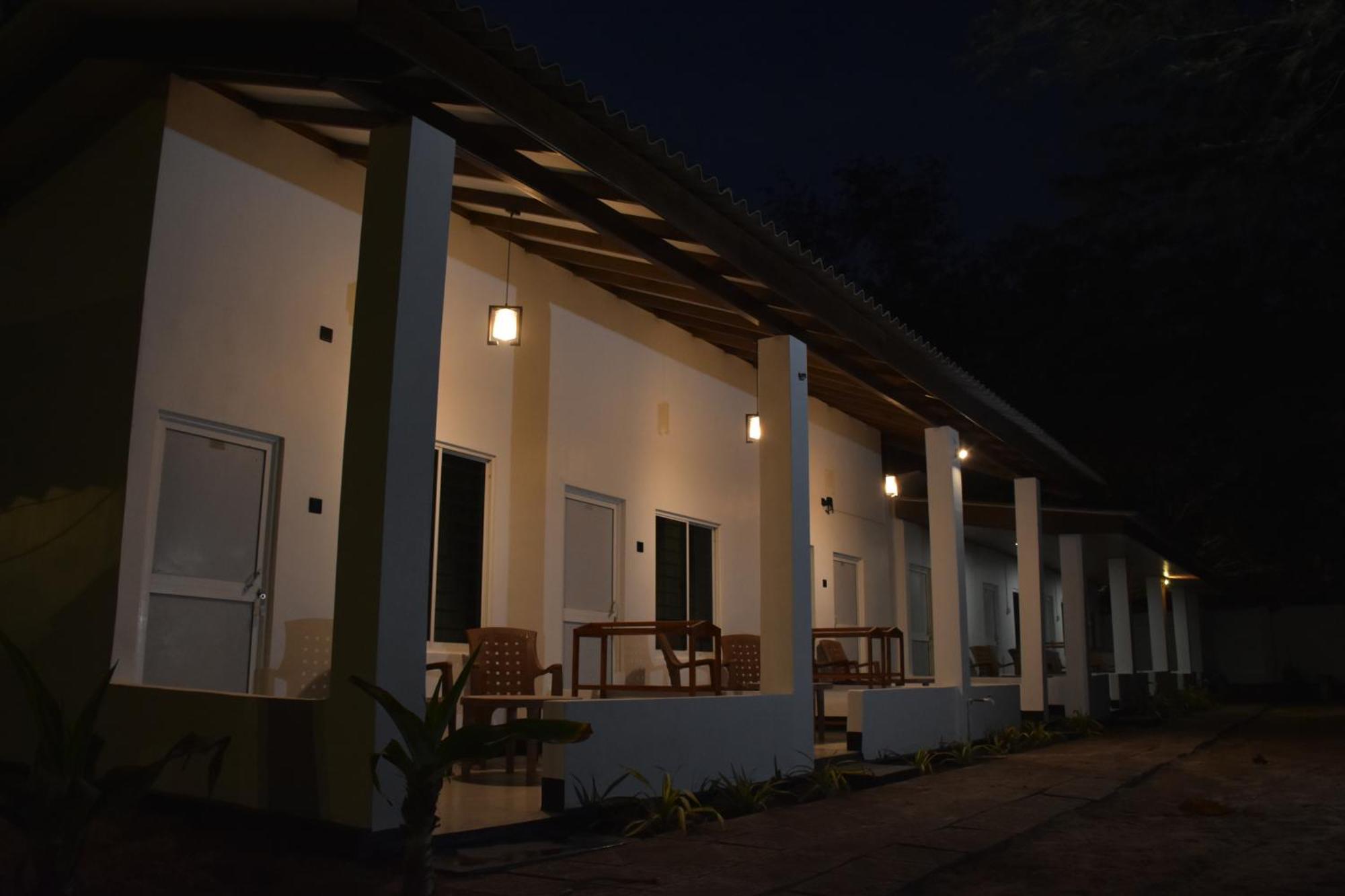 French Garden Regish Guest House Trincomalee Ngoại thất bức ảnh